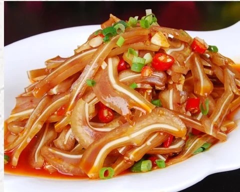 蒜茸猪耳成菜图