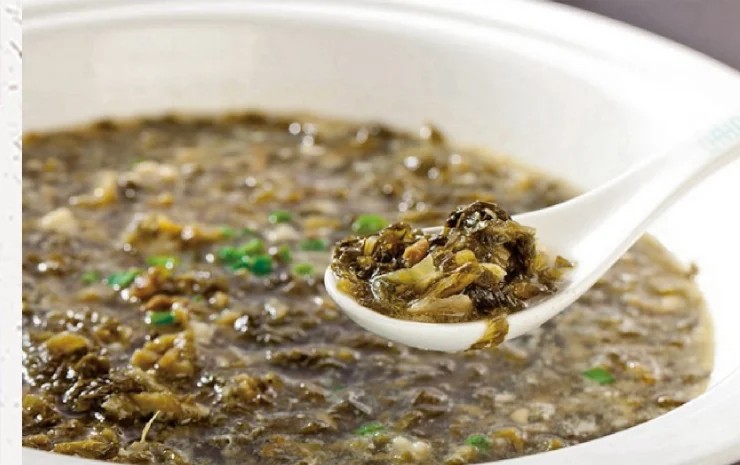 酸菜肉沫土鸡蛋汤成菜图